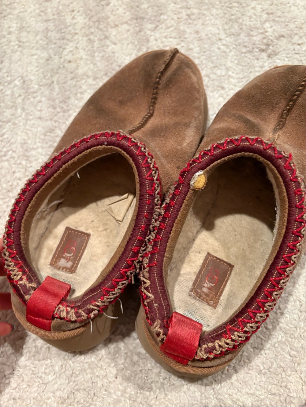💕 UGG Chestnut Suede Platform Clog with Red Trim - Picture 5 of 6